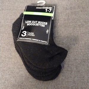 Boys kids Black Low Cut Socks. Fit shoe size 1-7.